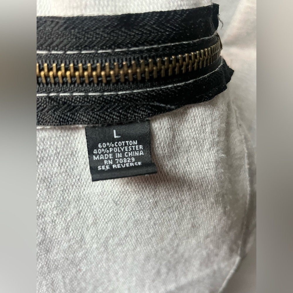 Sports top Regular Fit. Gray and Black. Size Large - Picture 3 of 4